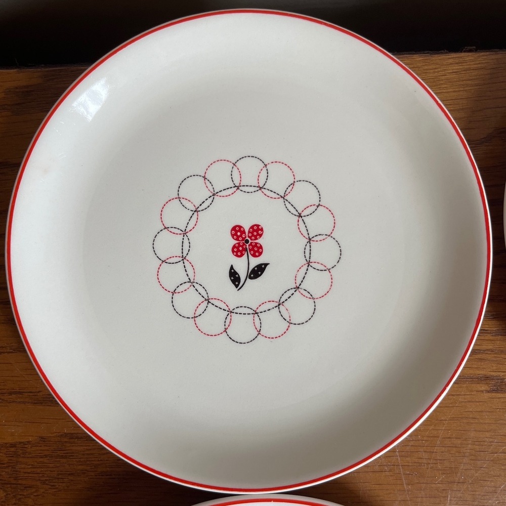 Vintage MCM Salem by Calico Salad Dessert Plates 6.25" Black Red Floral Cottage - Picture 2 of 13
